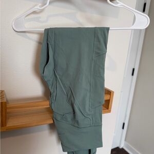 Whitney Simmons Everyday Pocket Leggings